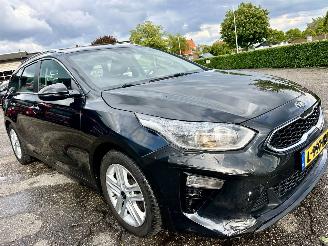Kia Ceed Sportswagon 1.5 T-GDi 6-bak 160pk DynamicLine - nap - navi - camera - line assist - carplay - pdc - trekh picture 4