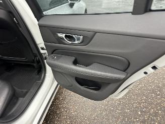 Volvo V-60 2.0 B3 Hybrid 8-traps aut Momentum - 49dkm nap - navi - camera - leer - stoel + stuurverw - CarPlay picture 76