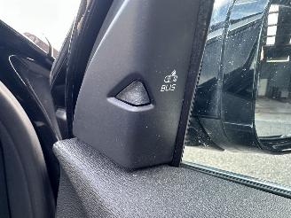 Volvo V-40 1.6 T4 179pk automaat Summum - xenon - navi - camera - keyless - front + line + side assist picture 14