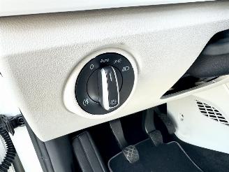 Volkswagen Up! 1.0i 65pk beats 5drs - nap - line assist - clima - cruise - pdc - privacy glass - subwoofer - licht + regensens picture 50