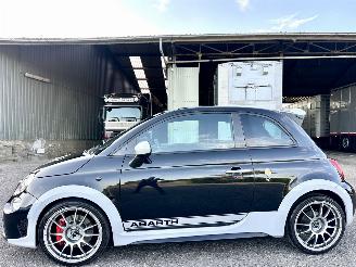 Vaurioauto  passenger cars Fiat 500 Abarth 695 Competizione 70th Anniversario automaat + F1 - xenon - carbon - brembo - koni - diefstalschade 2021/12