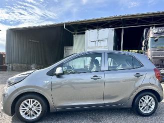 Voiture accidenté Kia Picanto 1.0 DPi 67pk DynamicLine 5drs - nap - camera - front assist - airco - cruise - carplay - lmv - lichtsensor 2023/1