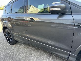 Ford Kuga 1.5 EcoB Turbo 150pk 6-bak ST-Line - nap - navi - xenon - park assist - leer + alcantara - zwarte hemel - keyless picture 82