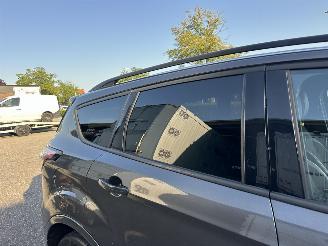 Ford Kuga 1.5 EcoB Turbo 150pk 6-bak ST-Line - nap - navi - xenon - park assist - leer + alcantara - zwarte hemel - keyless picture 81