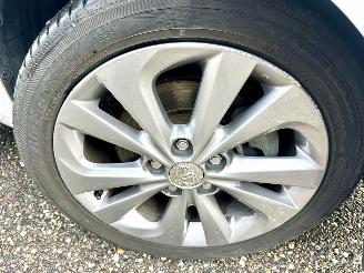 Toyota Auris Touring Sports 1.8 Hybrid aut 123pk L.Pro Exe - nap - pano - xenon - navi - camera - keyless - bearlock - pdc v+a picture 78