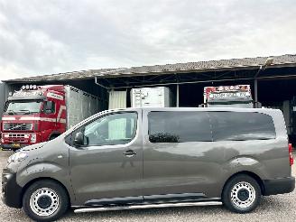 Voiture accidenté Opel Vivaro E Combi 75kWh 136pk aut 9-Pers lang - nap - 2021/6