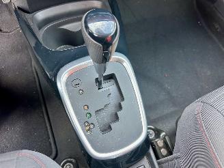 Toyota Yaris 1.3 VVT-i 99pk aut + f1 Dynamic - 48dkm nap - 1e eig - navi - cam - pdc v+a - airco - cruise - parelmoer picture 18