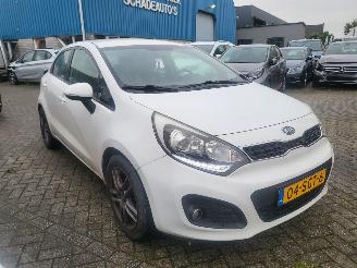 uszkodzony samochody osobowe Kia Rio 1.2 cvvt  Super pack 5 drs 2011/9