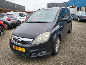 skadebil auto Opel Zafira ZAFIRA 7 zitplaatsen 1.6  105 pk 2008/1