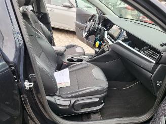 Kia Niro Niro 1.6 GDi Hybrid DynamicLine 1e eigenaar rijdbaar picture 17