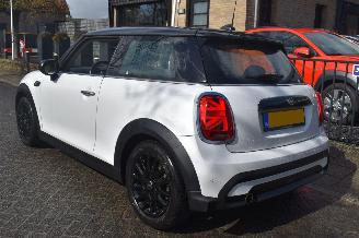 Mini Cooper 1.5 Camden Edition 136Pk *Navi/Clima picture 4