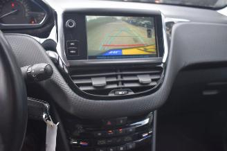 Peugeot 2008 1.2 Puretech GT-Line 110Pk *Navi/Clima/Camera picture 12