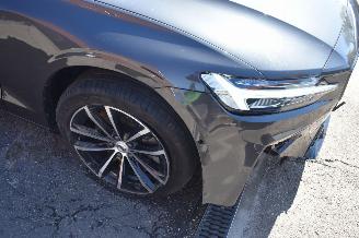 Volvo V-60 2.0 T6 Plug-in Hybrid AWD Plus Dark 253Pk *Navi/Clima/Camera/Panorama/Stoelverwarming picture 24