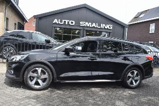Damaged car Ford Focus 1.0 Wagon Ecoboost Hybrid Active 155Pk *Navi/Clima/Camera/Stoelverwarming 2021/1
