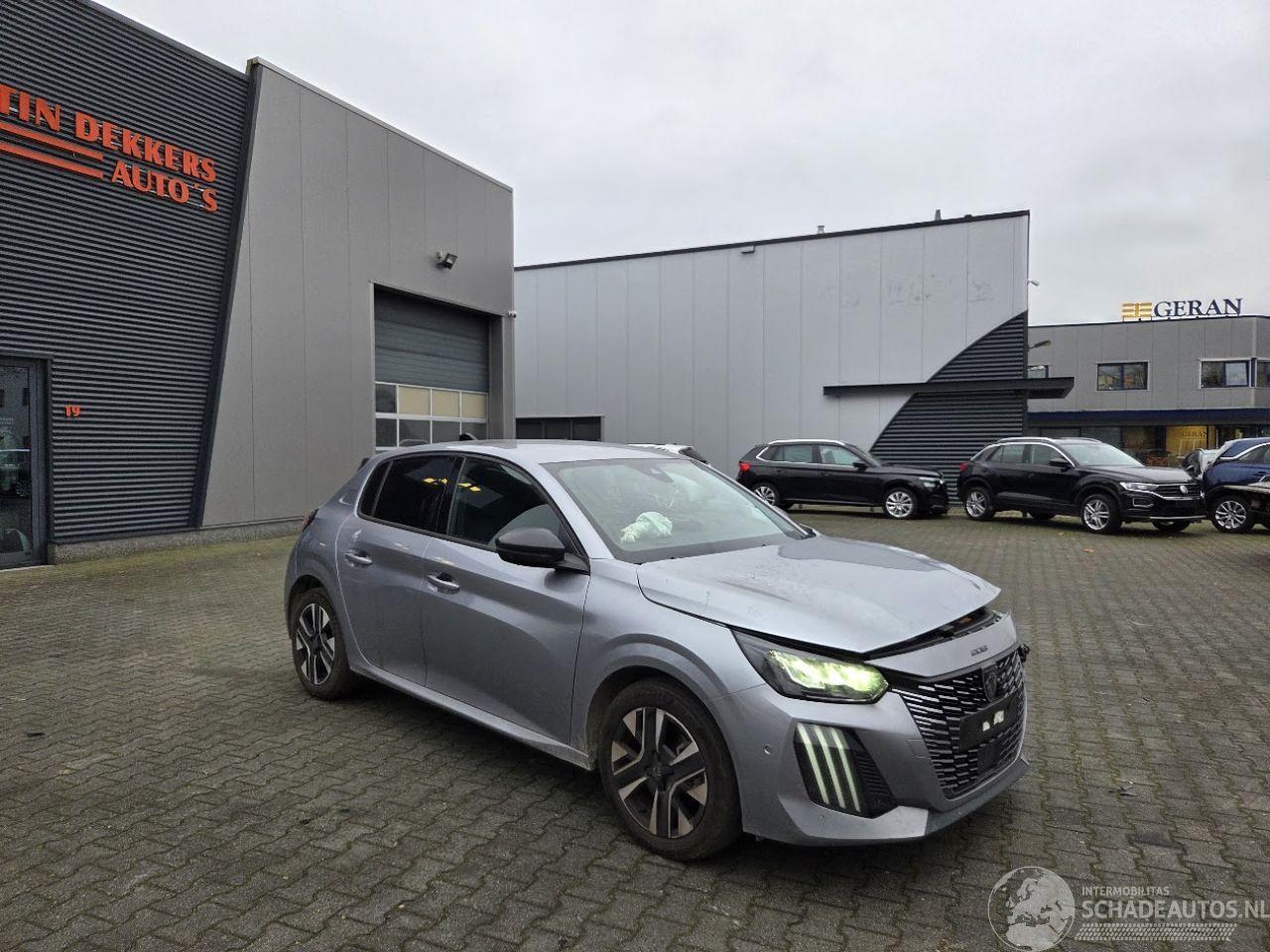 Peugeot 208 74kw ALLURE / CAMARA / NAVI