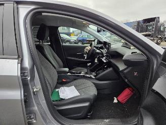 Peugeot 208 74kw ALLURE / CAMARA / NAVI picture 14