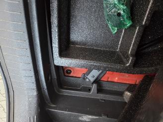 Hyundai Kona PREMIUM / LEER / NAVI / CAMERA / HEAD UPP picture 8