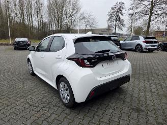 Toyota Yaris 1.5 Benz 92kw  / CAMERA / CarPLAY / 17DKM picture 4