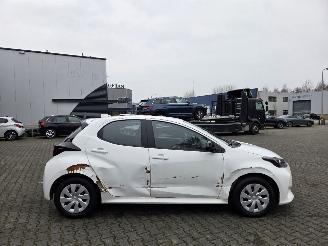 Toyota Yaris 1.5 Benz 92kw  / CAMERA / CarPLAY / 17DKM picture 8