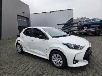 Toyota Yaris 1.5 Benz 92kw  / CAMERA / CarPLAY / 17DKM picture 11