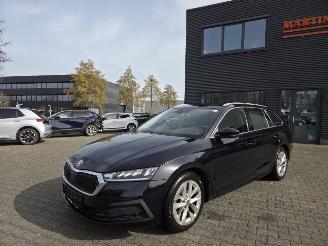 skadebil auto Skoda Octavia 1.5 TSi 110kw / CAMERA / NAVI 2020/9
