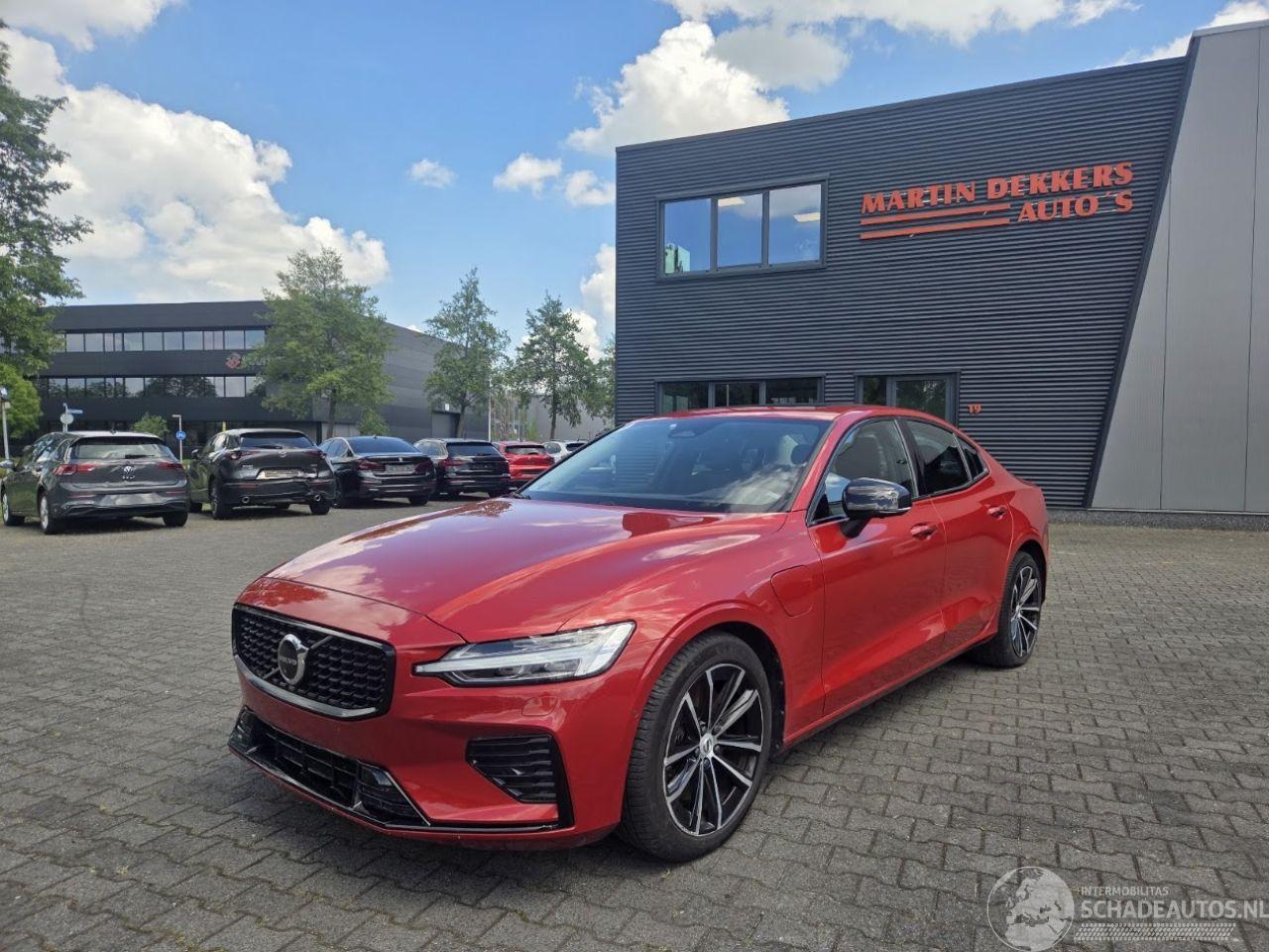 Volvo S-60 T8  AW-D 334KW. BENZ-HYBR -ULTIMATE DARK / PANO / HEAD UPP