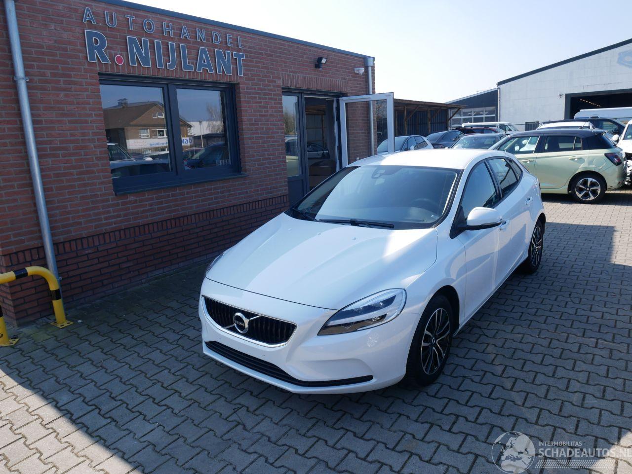 Volvo V-40 LED