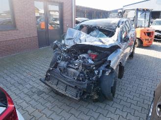 damaged passenger cars Renault Espace VI Esprit Alpine E-Tech Hybrid Panoramadak 2023/12