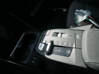 BMW iX1  picture 18