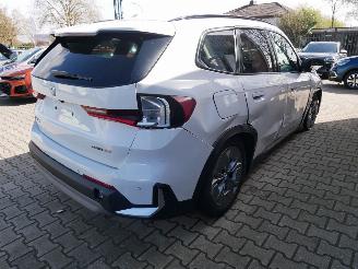BMW iX1  picture 4