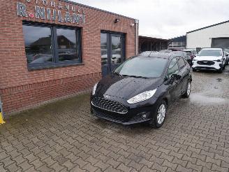 Coche accidentado Ford Fiesta  2015/7