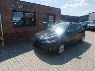 Vaurioauto  passenger cars Dacia Sandero STEPWAY 2024/2