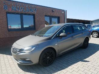 uszkodzony samochody osobowe Opel Astra  2018/3