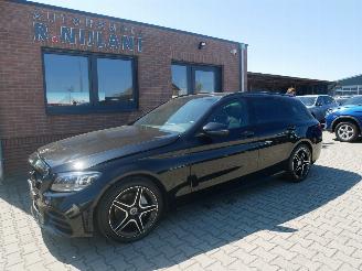 Vaurioauto  passenger cars Mercedes C-klasse C 220 d T AMG LED PANORAMADAK ALCANTARA 2020/10