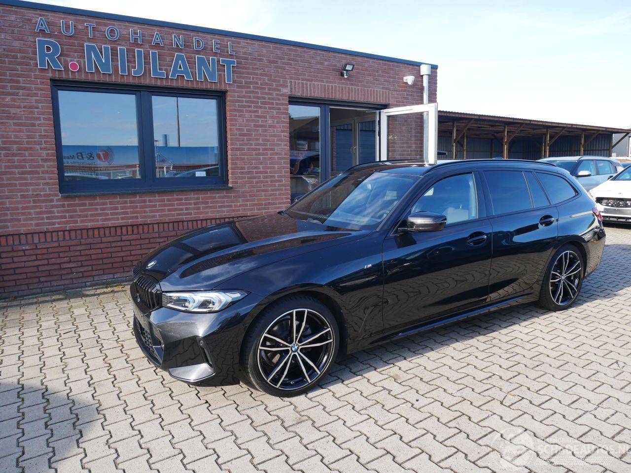 BMW 3-serie 320 D M-SPORT XDRIVE ACC PANORAMADAK HEAD-UP ALCANTARA