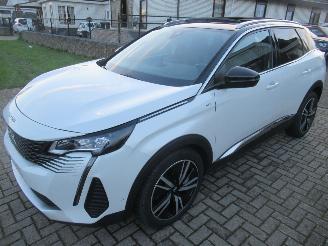 Coche accidentado Peugeot 3008 PureTech 130 Aut. GT  Climat Leer/Alcantara Navi Panorama-D Camera SoundPack....... 2021/10