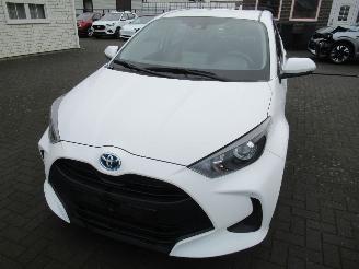 damaged passenger cars Toyota Yaris 1.5HYBRID Aut. 56.200km  Climat Camera CruiseControl....... 2024/1