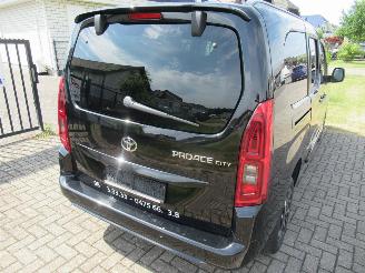 Toyota ProAce Proace City 1.5D 130pk AUT. Lang 7-Zits Climatronic Navi Camera Stoel/StuurVerwarming Keyless-Go picture 4