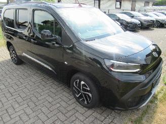 Unfallwagen Toyota ProAce Proace City 1.5D 130pk AUT. Lang 7-Zits Climatronic Navi Camera Stoel/StuurVerwarming Keyless-Go 2024/12
