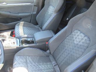 Volkswagen Golf 1.5TSI R-LINE 16.351km Pano/SchuifDak Harman/Kardon 360Cam Keyless-Go Android/Carplay... picture 17