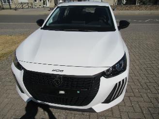 Voiture accidenté Peugeot 208 1.2 Hybrid 22.025km Klima CruiseControl Pdc Navi>Android Auto/Carplay 2025/3