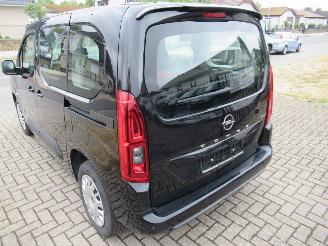 Vaurioauto  passenger cars Opel Combo Combo Life 1.2T 22.800km 5-zits Airco Navi Camera CruiseControl VirtualCockpit 2024/10