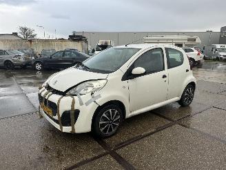 skadebil auto Peugeot 107 1.0 Blue Lease 2012/5