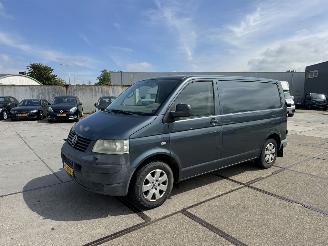 krockskadad bil bedrijf Volkswagen Transporter 2.5 TDI 2008/4