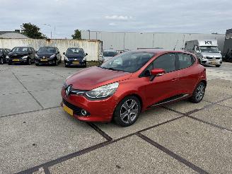 krockskadad bil auto Renault Clio 0.9 Tce Expression 2013/6
