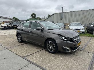 Peugeot 308 1.6 THP Allure picture 2