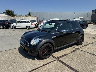 Vaurioauto  passenger cars Mini One 1.4 Anniversary MKII 2010/1