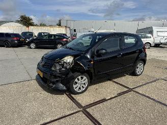krockskadad bil auto Nissan Pixo 1.0 Looks 2013/10