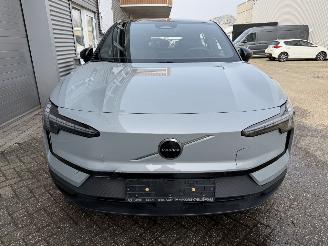 Volvo EX30 EX30 Single Motor Plus start en rijd picture 6