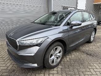 Voiture accidenté Skoda Enyaq Enyaq 60 airbags ok ! voll fahrbereit 2023/10